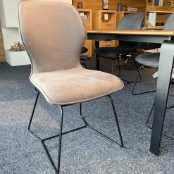 Gwinner Essgruppen|Essgruppe ET524 Kaia Tisch Nussbaum Natur mit 6 Stühle