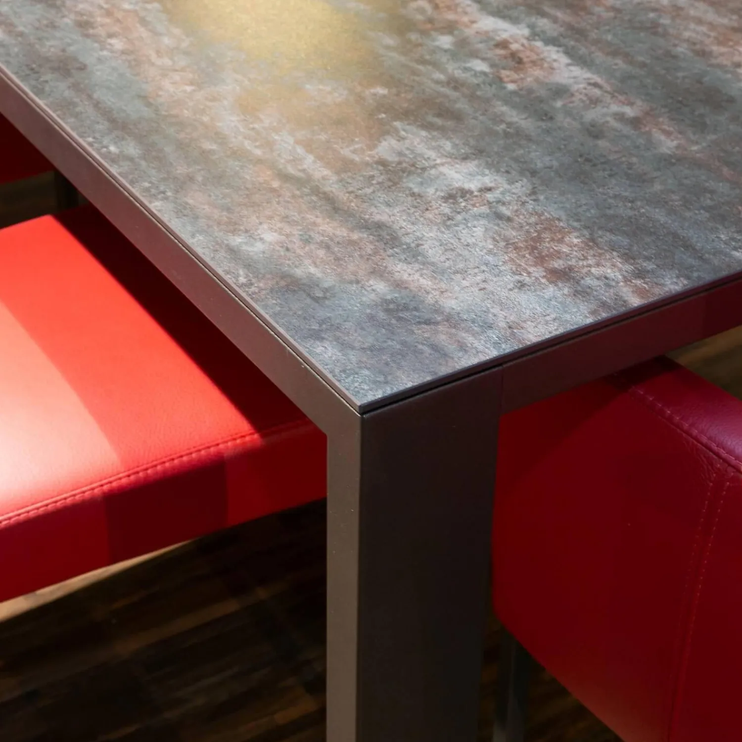 Musterring Essgruppen|Essgruppe Nova Bezug Leder Tendens Paprika Rot Tischplatte Keramik Onix Darknight