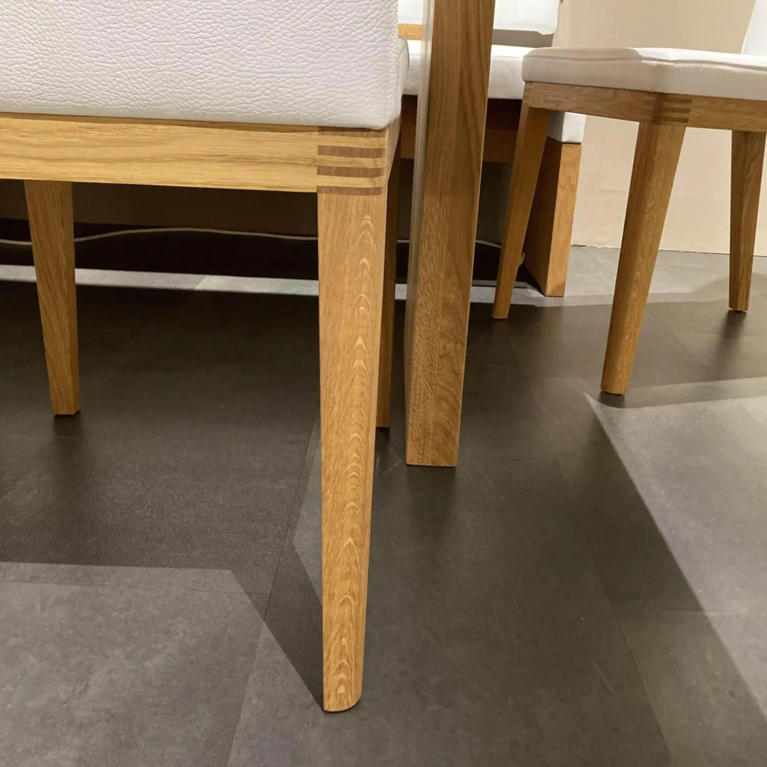 Decker Essgruppen|Essgruppe Vicenza Bank 3 Stühle Leder Weiß Tisch Eiche Massiv Geölt