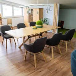 Wimmer Essgruppen|Essgruppe Z42 Kreuztisch Rustikale Asteiche Hartwachsöl Bianco Äste Kreuzgstell Holz Metall RAL7021 Schwarzgrau Mit 6 ZS110 Stühlen