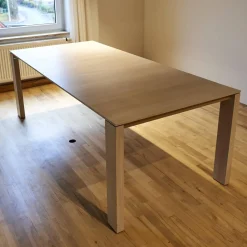 Rodam Esstische|Esstisch 3300 10 Kara Eiche 940 Kreideweiss Lackiert Maserung Quer