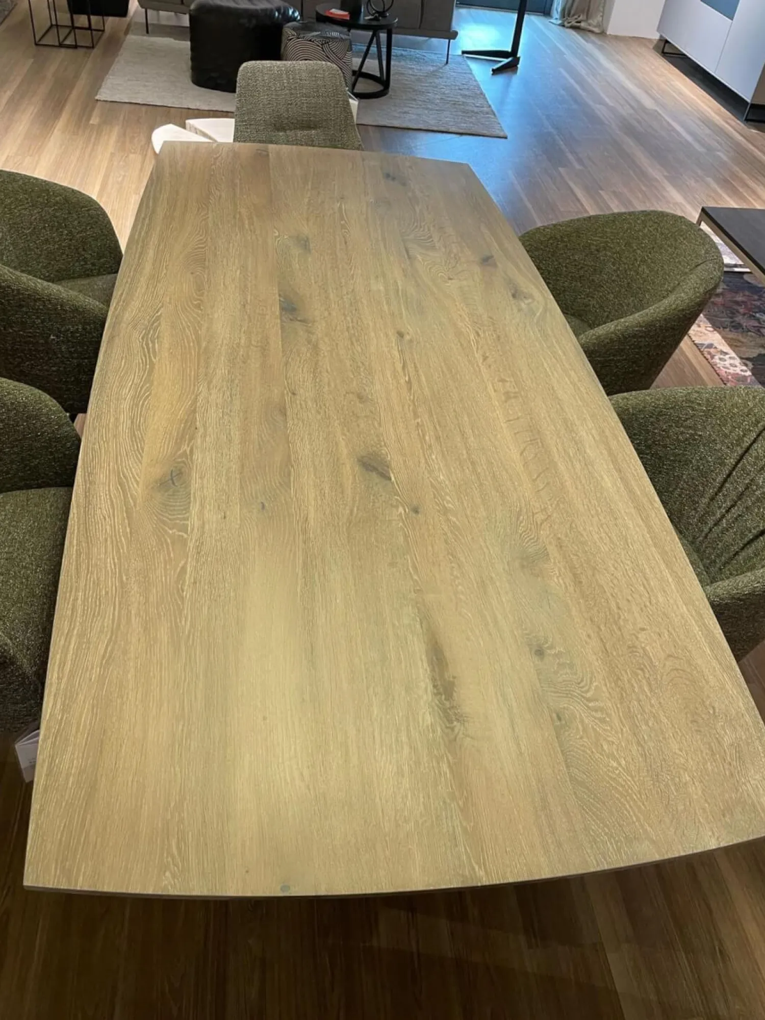 Contur Esstische|Esstisch 3100 C Platte Eiche Astig Geräuchert Wangengestell Schwarz Geneigt