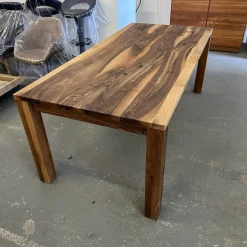 Scholtissek Esstische|Esstisch 2011 Europäischer Nussbaum Natur Geölt Äste Mit Harz Ausgegossen Inklusive Auszug