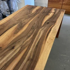 Scholtissek Esstische|Esstisch 2011 Europäischer Nussbaum Natur Geölt Äste Mit Harz Ausgegossen Inklusive Auszug