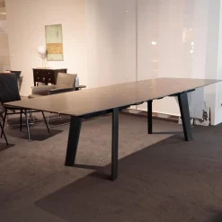 Draenert Esstische|Esstisch 1460 Fontana Platte Quarzit Brown Silk Braun Geledert Sockel Eiche Dunkelgrau Gebeizt Und Lackiert Mit Auszug