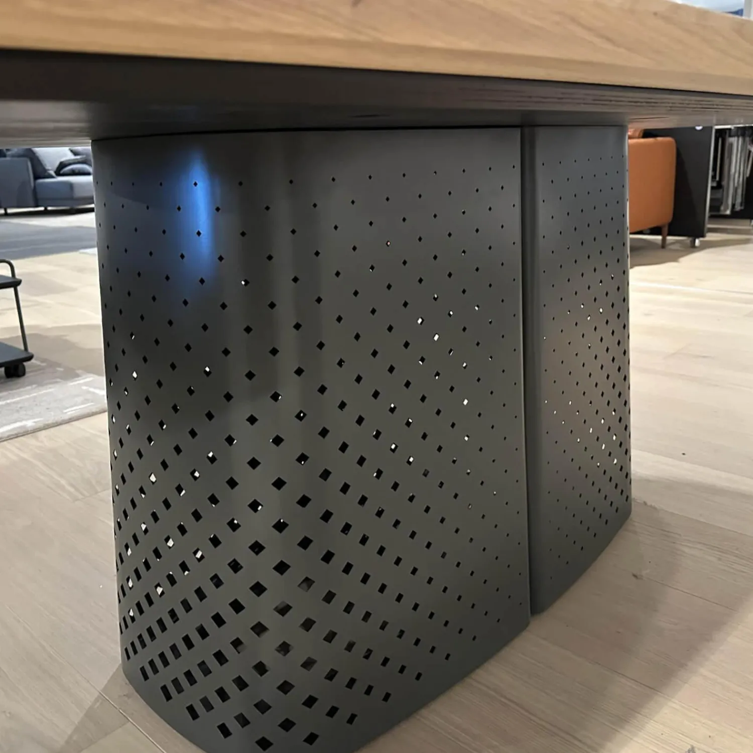 Rolf Benz Esstische|Esstisch 929-212 In Massivholz Eiche Geölt Gestell In Stahl Glatt Lackiert Umbragrau