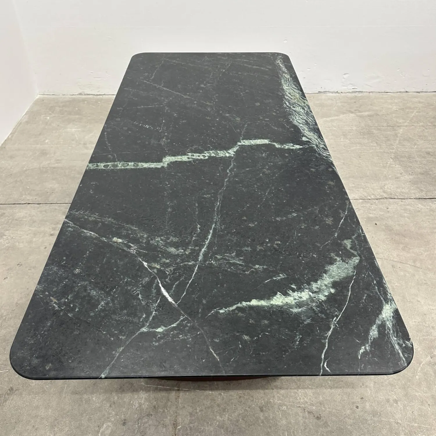 COR Esstische|Esstisch 3222 Ipa Platte Stein Tauern Schwarz Grün Geschliffen Wangen Stoff 10125 Bordeaux Rot