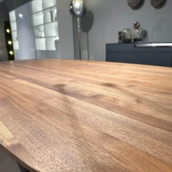 Rolf Benz Esstische|Esstisch 929 Platte Nussbaum Massiv Fuß Stahl Lackiert Verkehrsschwarz