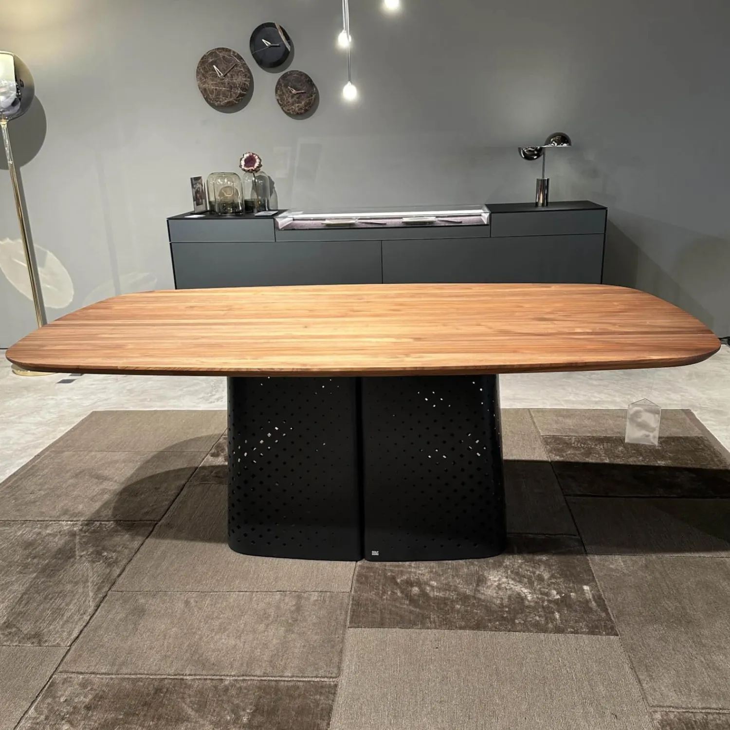 Rolf Benz Esstische|Esstisch 929 Platte Nussbaum Massiv Fuß Stahl Lackiert Verkehrsschwarz