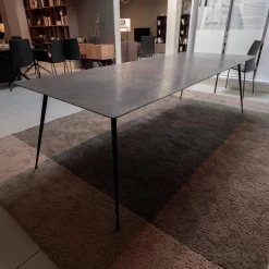 Extendo Esstische|Esstisch Spillo Platte Portland Grau Gestell Schwarz