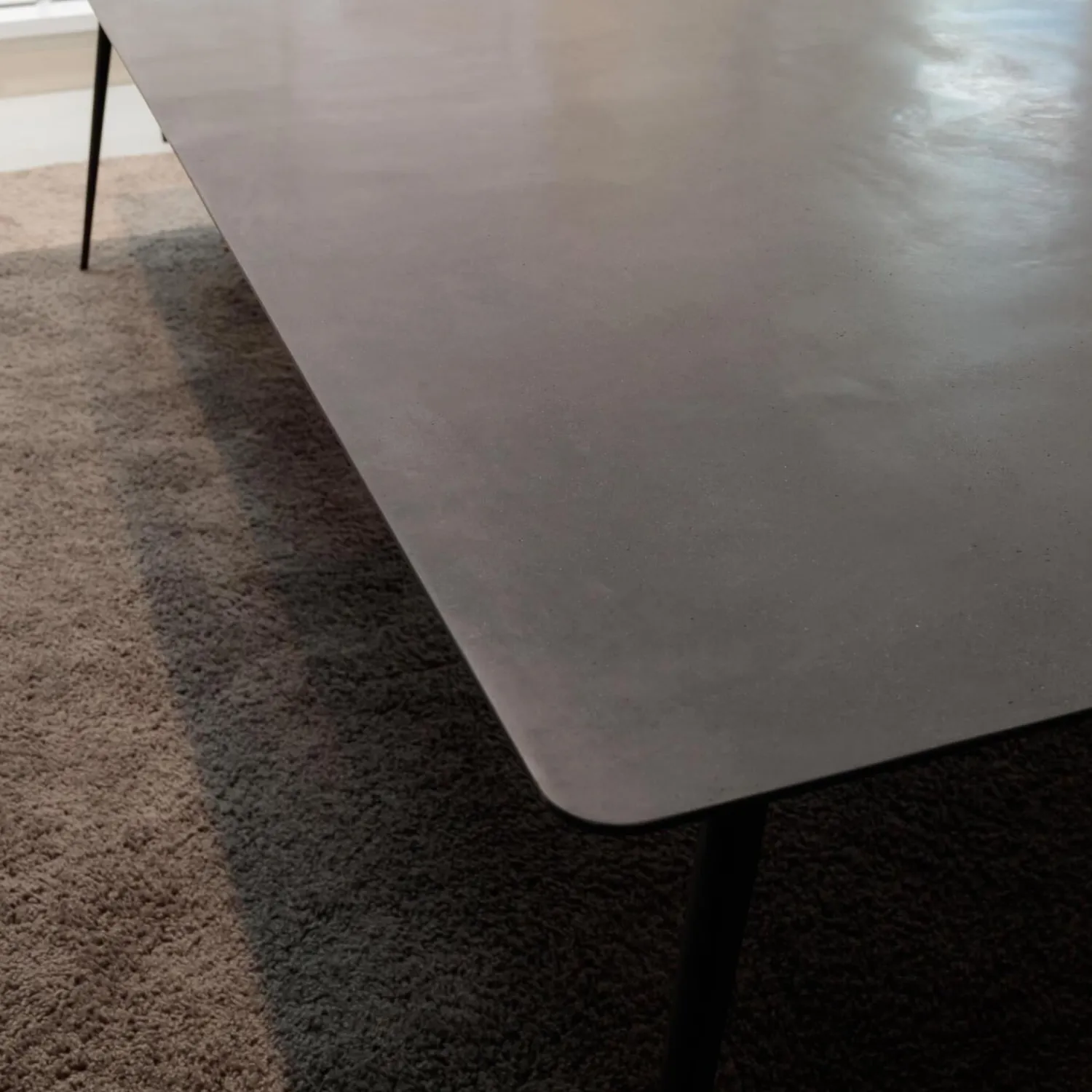 Extendo Esstische|Esstisch Spillo Platte Portland Grau Gestell Schwarz