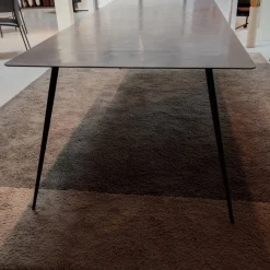 Extendo Esstische|Esstisch Spillo Platte Portland Grau Gestell Schwarz