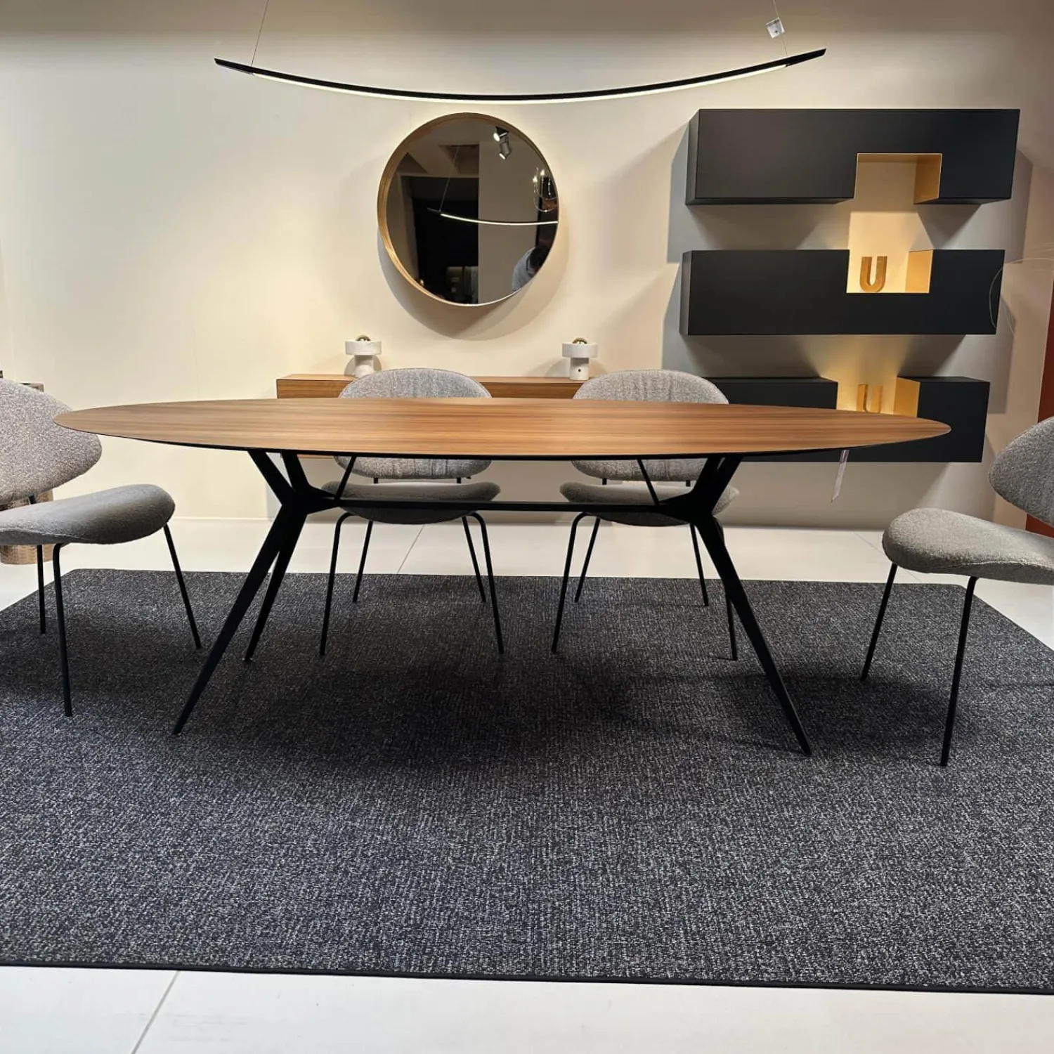 Extendo Esstische|Esstisch Balance Platte Nussbaum Ovale Gestell Schwarz