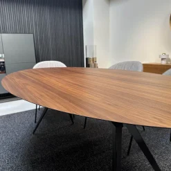 Extendo Esstische|Esstisch Balance Platte Nussbaum Ovale Gestell Schwarz