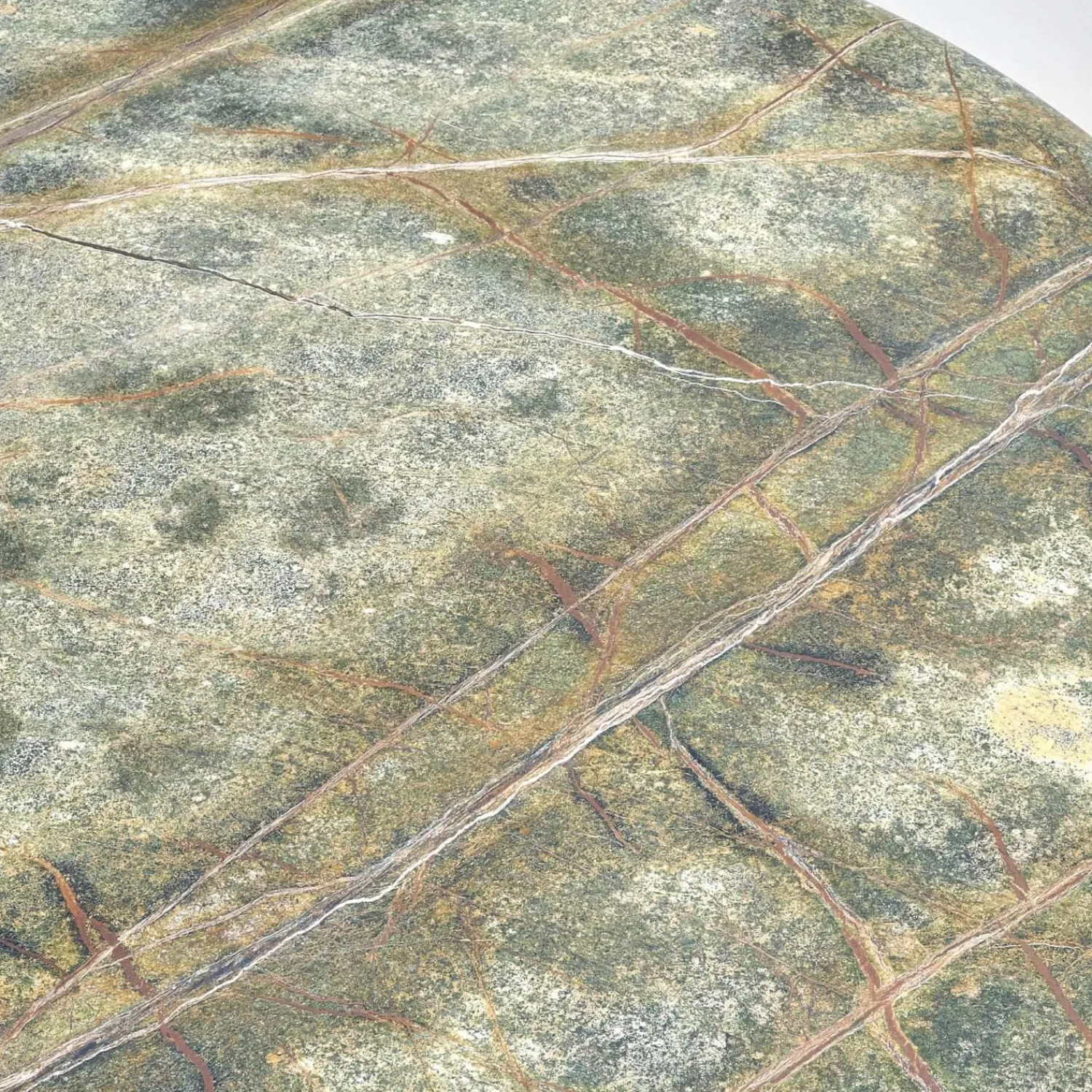 Janua Esstische|Esstisch Basket Stein Platte Rainforest Green Grün Gestell Messinglasur Bronze