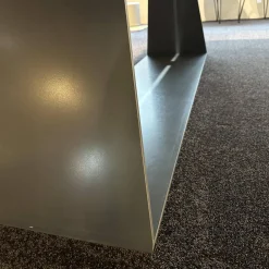 Riva1920 Esstische|Esstisch Bedrock Massivholz Eiche Geölt Gestell Eisen Lackiert Schwarz