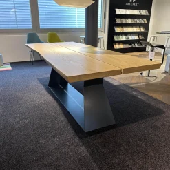 Riva1920 Esstische|Esstisch Bedrock Massivholz Eiche Geölt Gestell Eisen Lackiert Schwarz