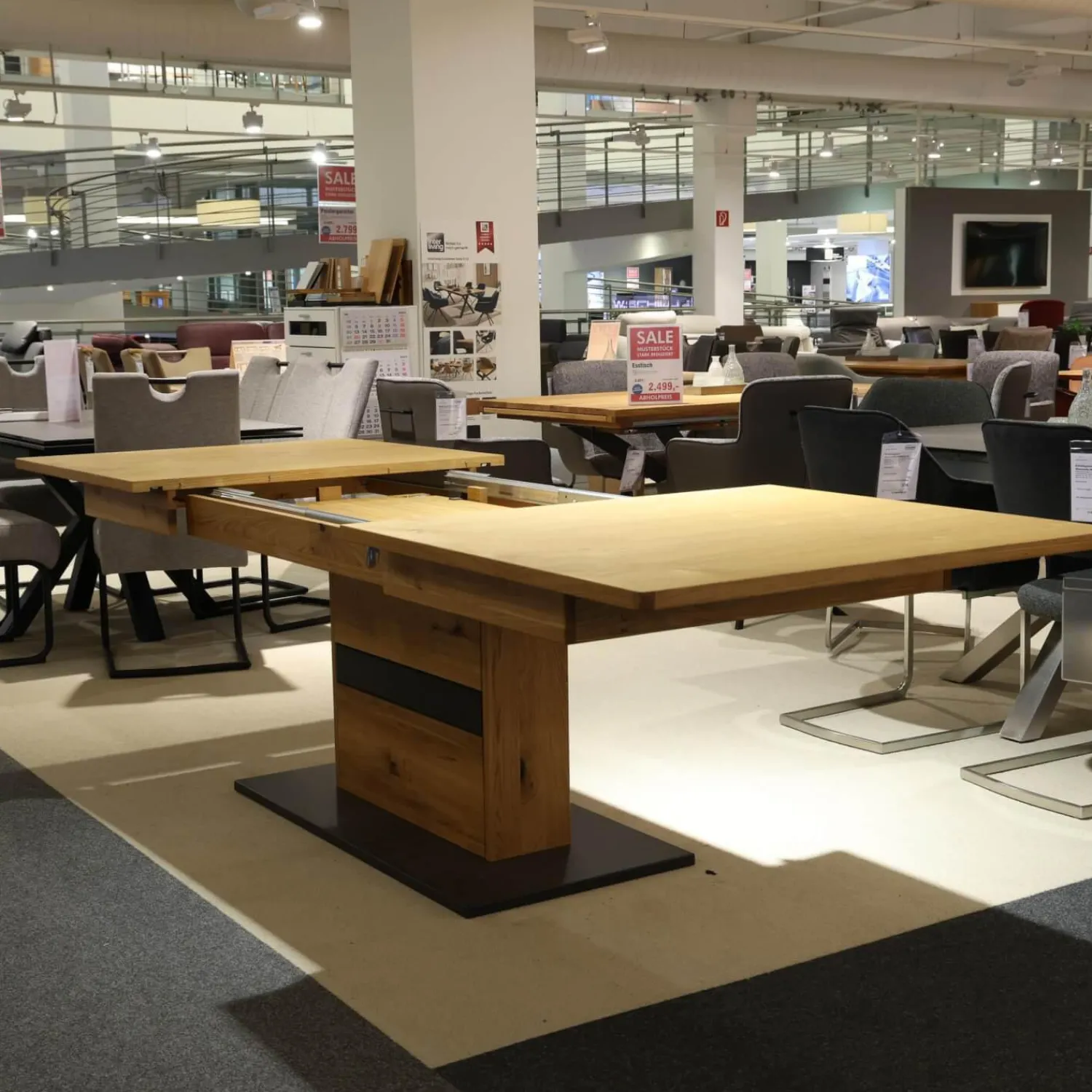 MCA Esstische|Esstisch Brest Wildeiche Geölt Bodenplatte Schwarzgrau Mit Synchronauszug