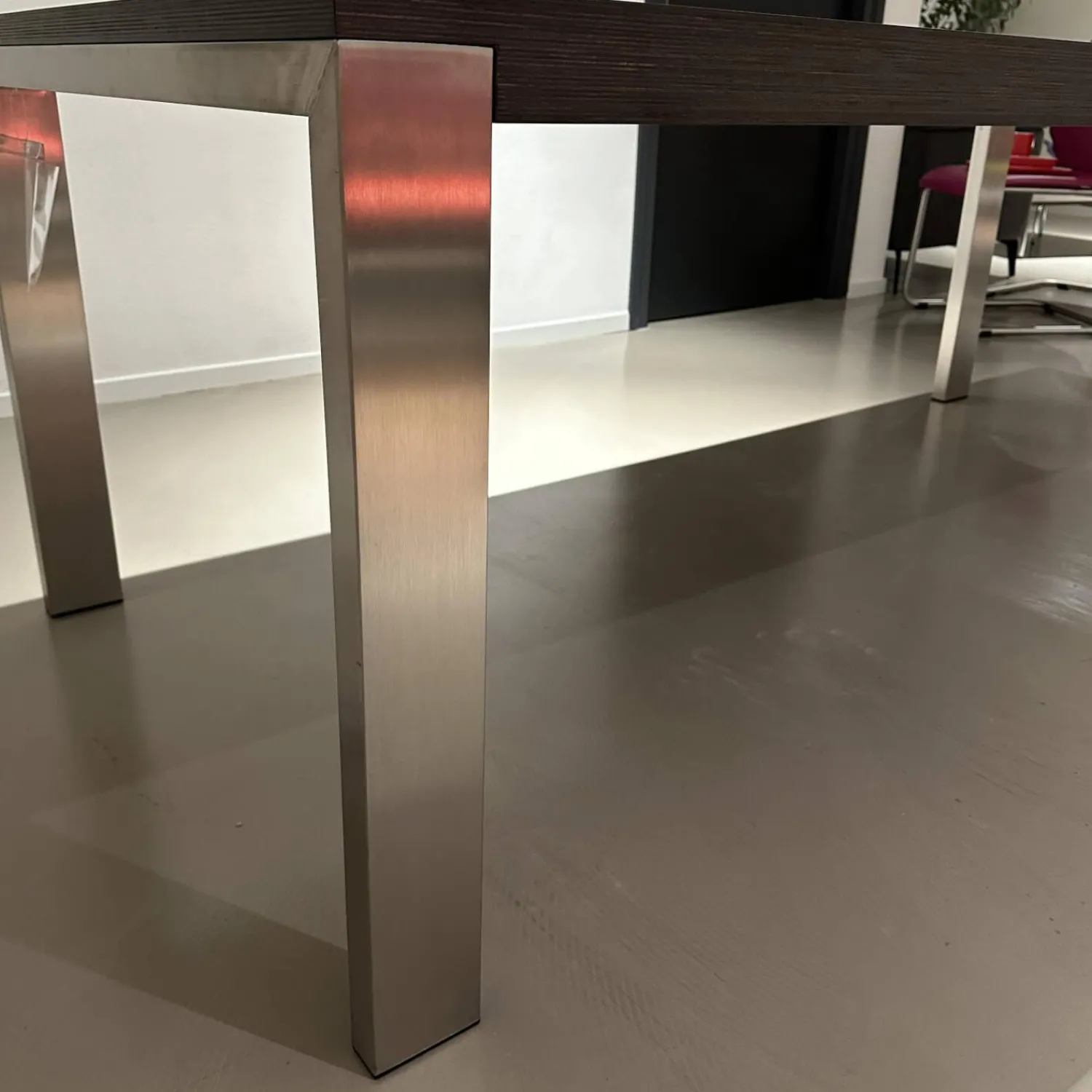 Bert Plantagie Esstische|Esstisch Bridge Tischplatte Hpl Duropal Open Ovid Muskat RVS 37011 Schwarz Braun Gestell Metall Chrom