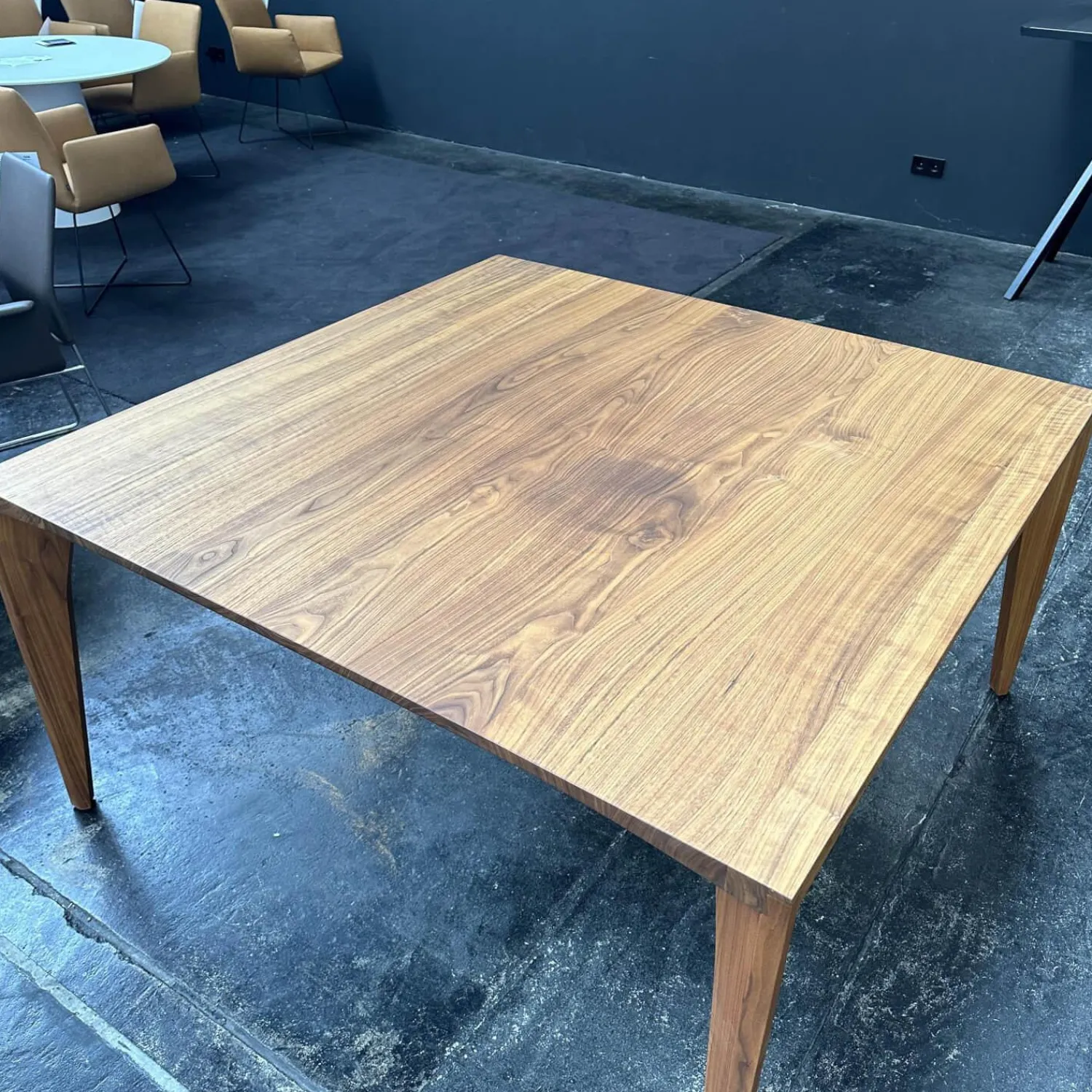 COR Esstische|Esstisch Delta Nussbaum Natur Geölt Mit Gummierten Kunststoffgleitern