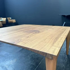 COR Esstische|Esstisch Delta Nussbaum Natur Geölt Mit Gummierten Kunststoffgleitern