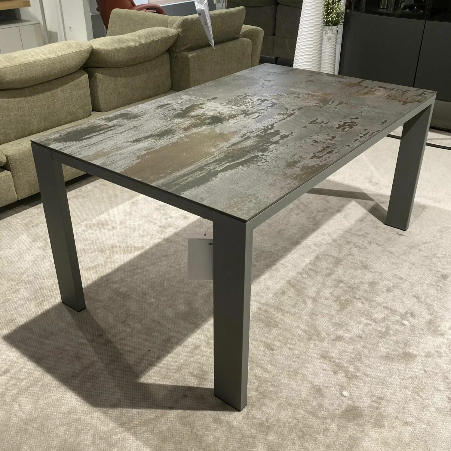 Bert Plantagie Esstische|Esstisch Edge Tischplatte Dekton Industrial Trilium Gestell Metall Stahlgrau