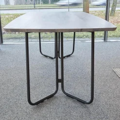 Raum.Freunde Esstische|Esstisch Erik Typ 4750 Platte Astige Eiche Geräuchert Gestell Metall Rundrohr Schwarz