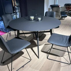 Rimadesio Esstische|Esstisch Francis Patte Satiniertes Glas Java Opaco Anthrazit Gestell Aluminium Java Schwarz Pulverbeschichtet