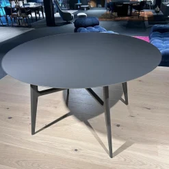 Rimadesio Esstische|Esstisch Francis Patte Satiniertes Glas Java Opaco Anthrazit Gestell Aluminium Java Schwarz Pulverbeschichtet