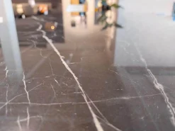 Raum.Freunde Esstische|Esstisch Jari Platte Keramik Ultra Marmoroptik Schwarz Glänzend Gestell Schwarz