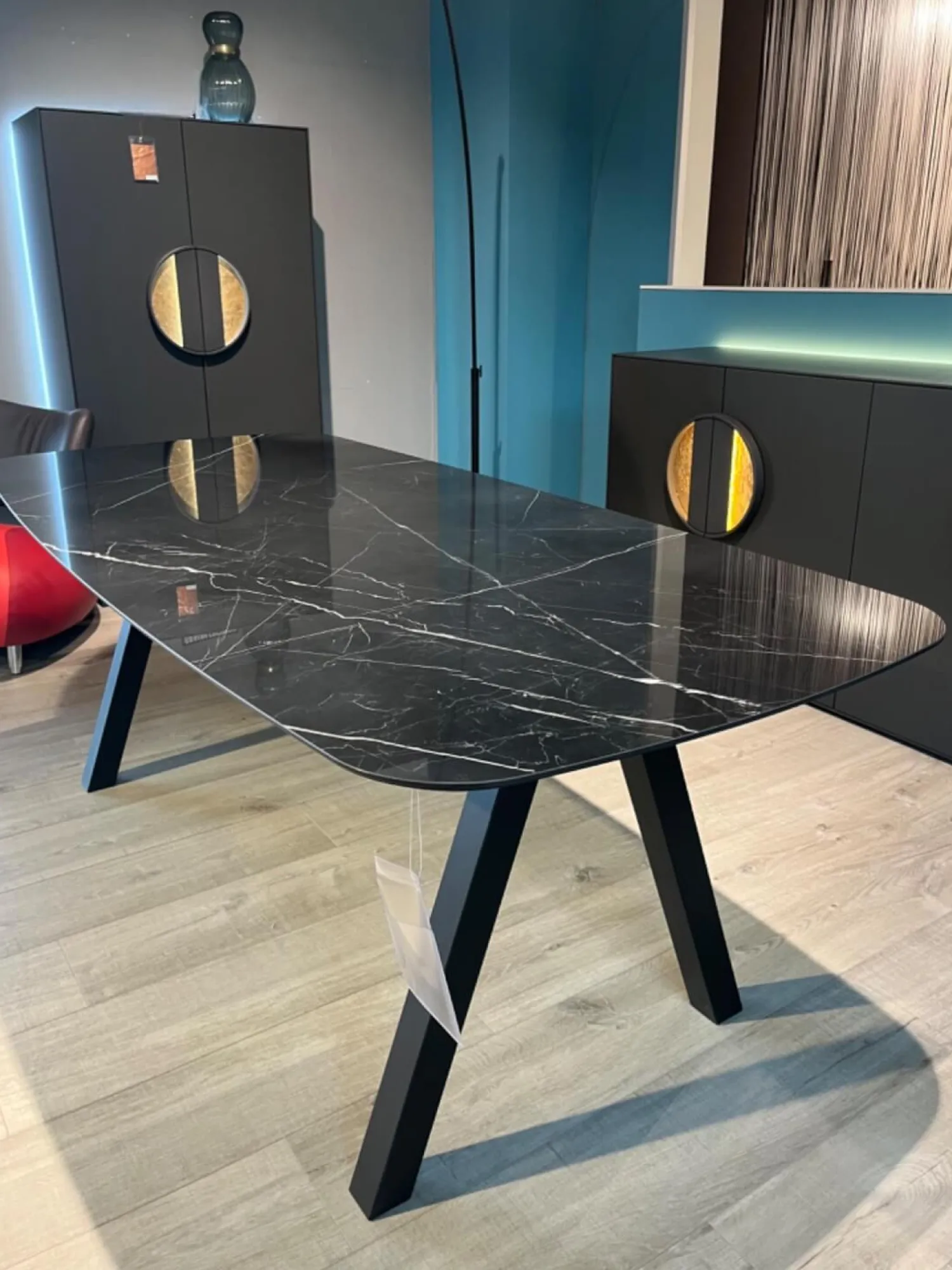 Raum.Freunde Esstische|Esstisch Jari Platte Keramik Marmoroptik Schwarz Gestell Metall Schwarz Lackiert