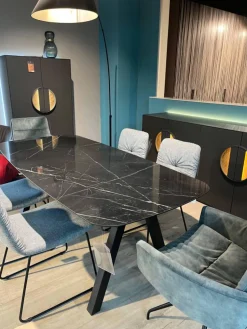 Raum.Freunde Esstische|Esstisch Jari Platte Keramik Marmoroptik Schwarz Gestell Metall Schwarz Lackiert