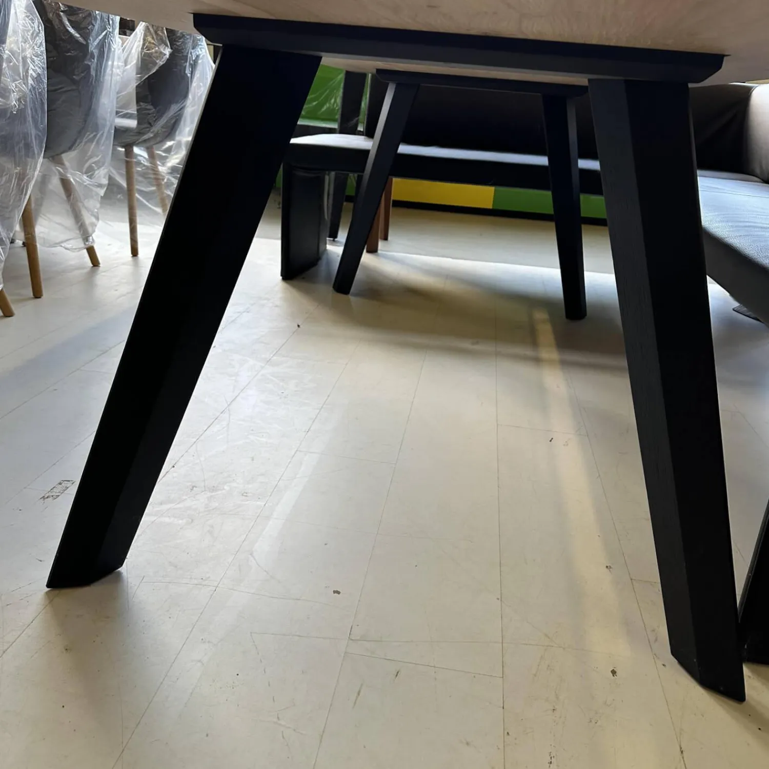 Scholtissek Esstische|Esstisch Kaate Knorrige Eiche Puro Geölt Äste Mit Harz Ausgegossen Metallgestell Schwarz Lackiert