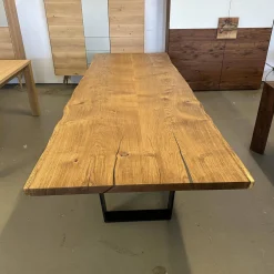 Scholtissek Esstische|Esstisch Kantara Platte Knorrige Eiche Natur Geölt Stahlkufen Schwarz Gepulvert Mit Natürlicher Baumkante