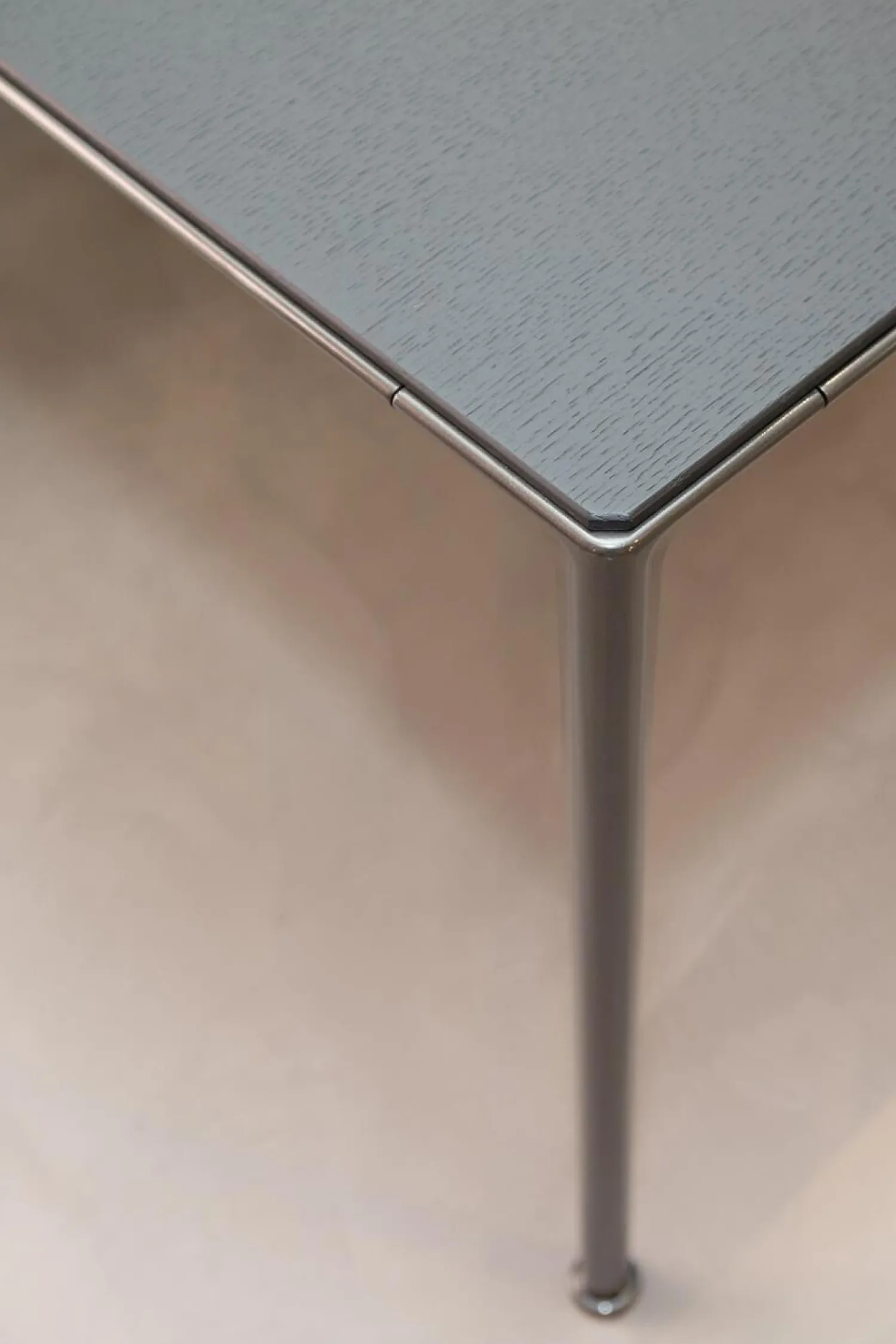 B&B Italia Esstische|Esstisch Mirto Platte Eiche Schwarz Gebürstet Gestell Schwarz Verchromt Lackiert