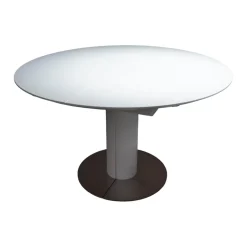 Willisau Esstische|Esstisch Modena Säule Tischplatte Massivholz Weiß Lackiert Ohne Maserung Bodenplatte Mattchrom Mit Auszug