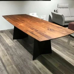 kf furniture Esstische|Esstisch 3106N Platte Astiger Nussbaum Schwarz Pigmentiert Wangengestell Rohstahl Schwarz Matt Pulverbeschichtet