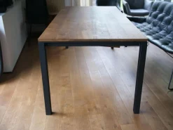 Janua Esstische|Esstisch S600 Eiche Geräuchert Natur Geölt Gestell RAL 9005 Tiefschwarz Pulverbeschichtet Ausziehbar