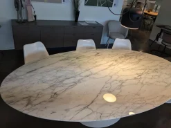 Knoll International Esstische|Esstisch Saarinen Oval Marmor Arabescato Weiß Fuß Schwerer Aluminiumformguss mit Rilsan Beschichtet