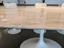 Knoll International Esstische|Esstisch Saarinen Oval Marmor Arabescato Weiß Fuß Schwerer Aluminiumformguss mit Rilsan Beschichtet