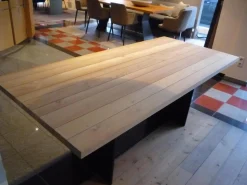 Janua Esstische|Esstisch SC41 Outdoor Akazie Roh Gebürstet Wangen Aluminium Schwarz Pulverbeschichtet