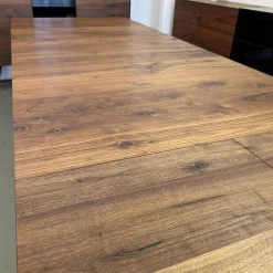 Scholtissek Esstische|Esstisch SL 1 Astiger Nussbaum Natur Geölt Äste Mit Harz Ausgegossen Inklusive Auszug