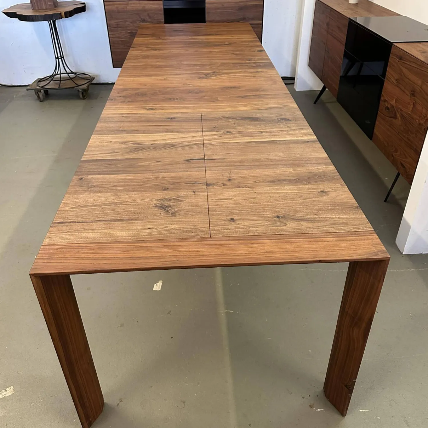 Scholtissek Esstische|Esstisch SL 1 Astiger Nussbaum Natur Geölt Äste Mit Harz Ausgegossen Inklusive Auszug