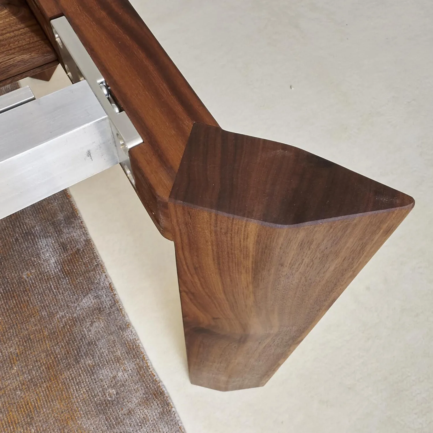 Scholtissek Esstische|Esstisch SR1 Light Massiv Astnussbaum Geölt Ausziehbar Astlöcher Mit Harz