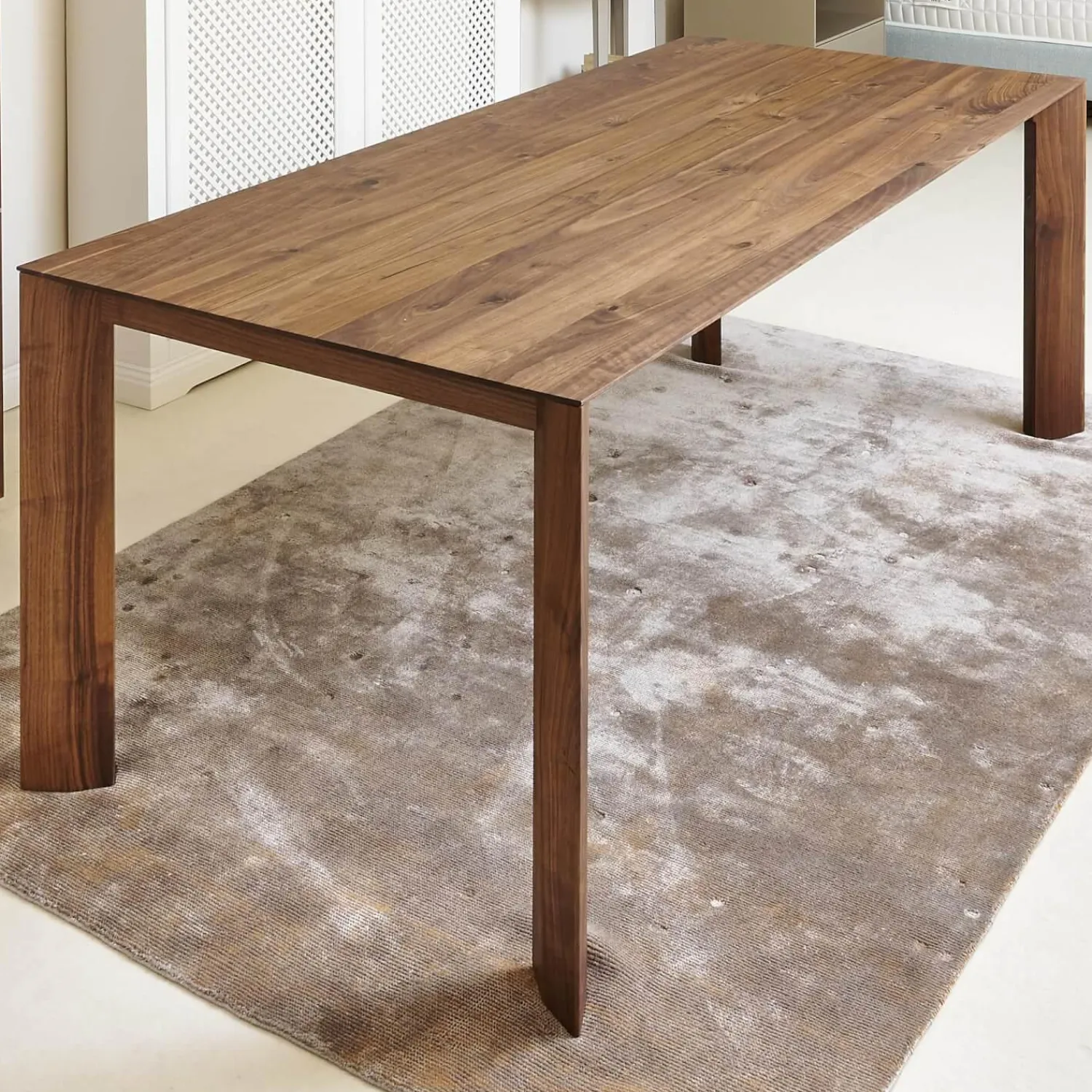 Scholtissek Esstische|Esstisch SR1 Light Massiv Astnussbaum Geölt Ausziehbar Astlöcher Mit Harz