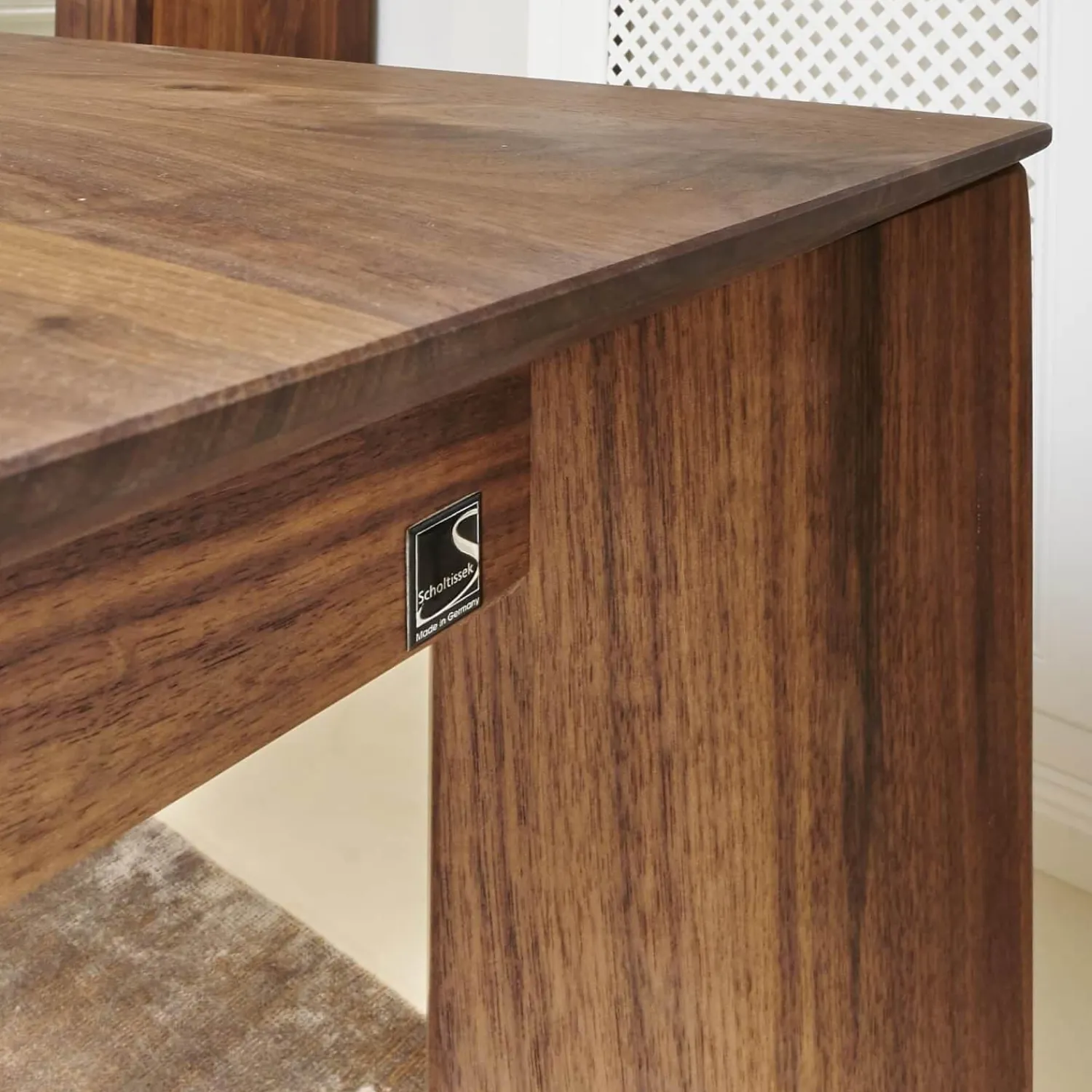 Scholtissek Esstische|Esstisch SR1 Light Massiv Astnussbaum Geölt Ausziehbar Astlöcher Mit Harz