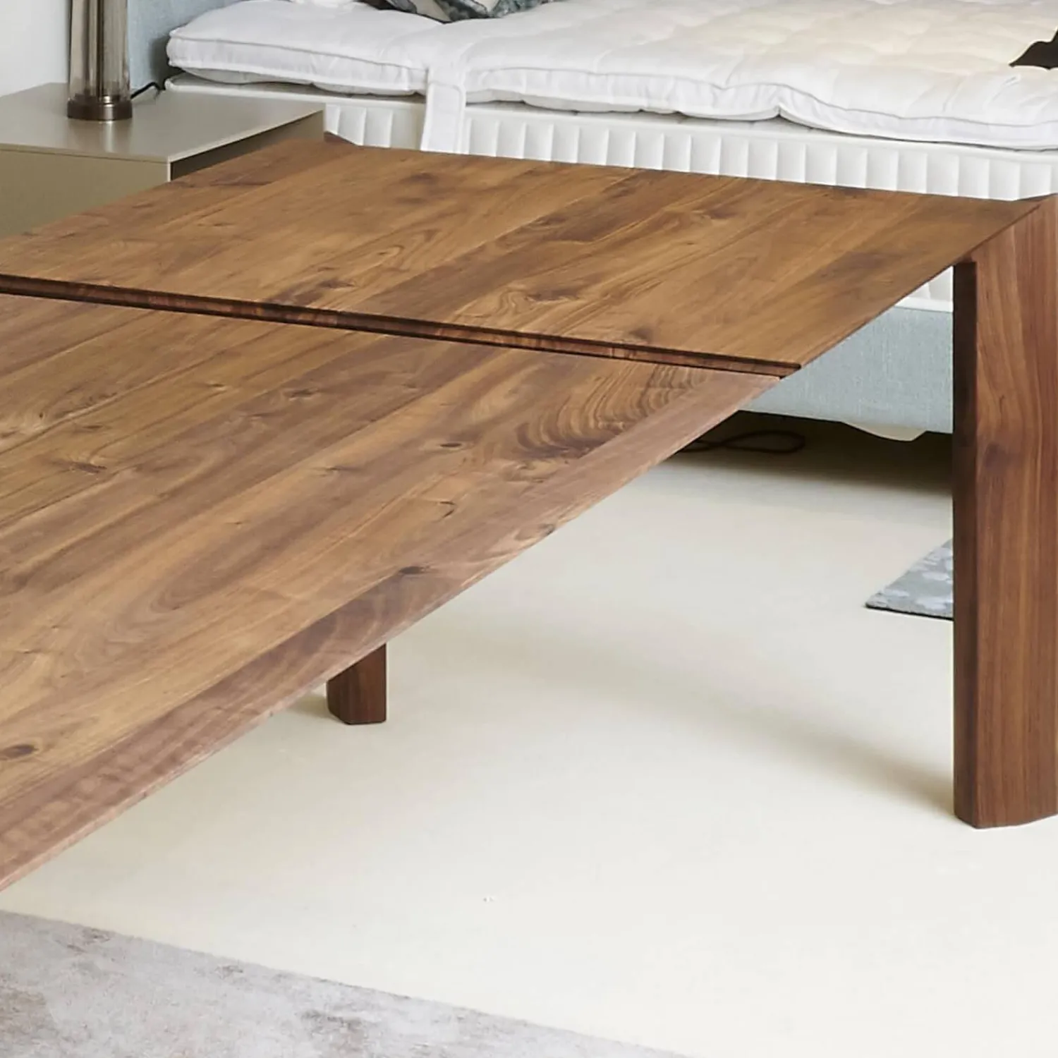 Scholtissek Esstische|Esstisch SR1 Light Massiv Astnussbaum Geölt Ausziehbar Astlöcher Mit Harz