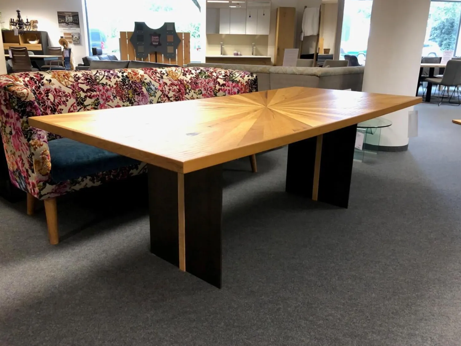 Sprenger Esstische|Esstisch Stella Eiche Massiv Antik Sternförmig Verleimt