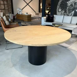 e15 Esstische|Esstisch TA20 Hiroki Eiche Geölt Stahlsockel Pulverbeschichtet Tiefschwarz