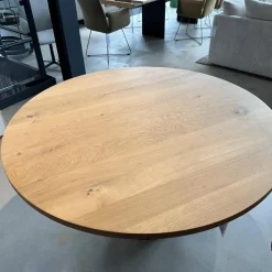 e15 Esstische|Esstisch TA20 Hiroki Eiche Geölt Stahlsockel Pulverbeschichtet Tiefschwarz